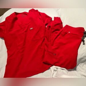 Figs Vivid Red Scrub Set… Top-M Bottom-MP